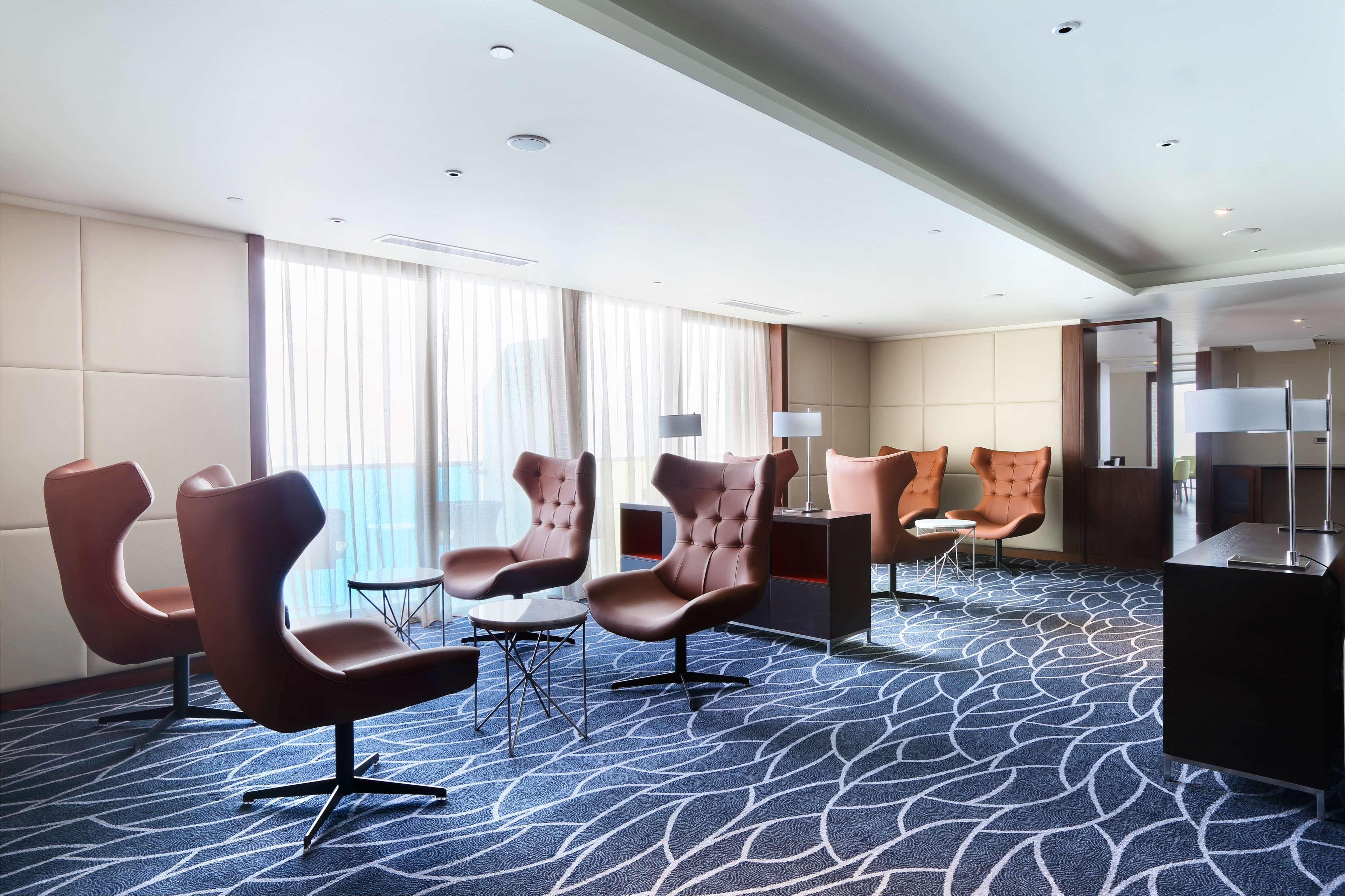 Hilton Batumi Hotel Bagian luar foto The lounge at the airport