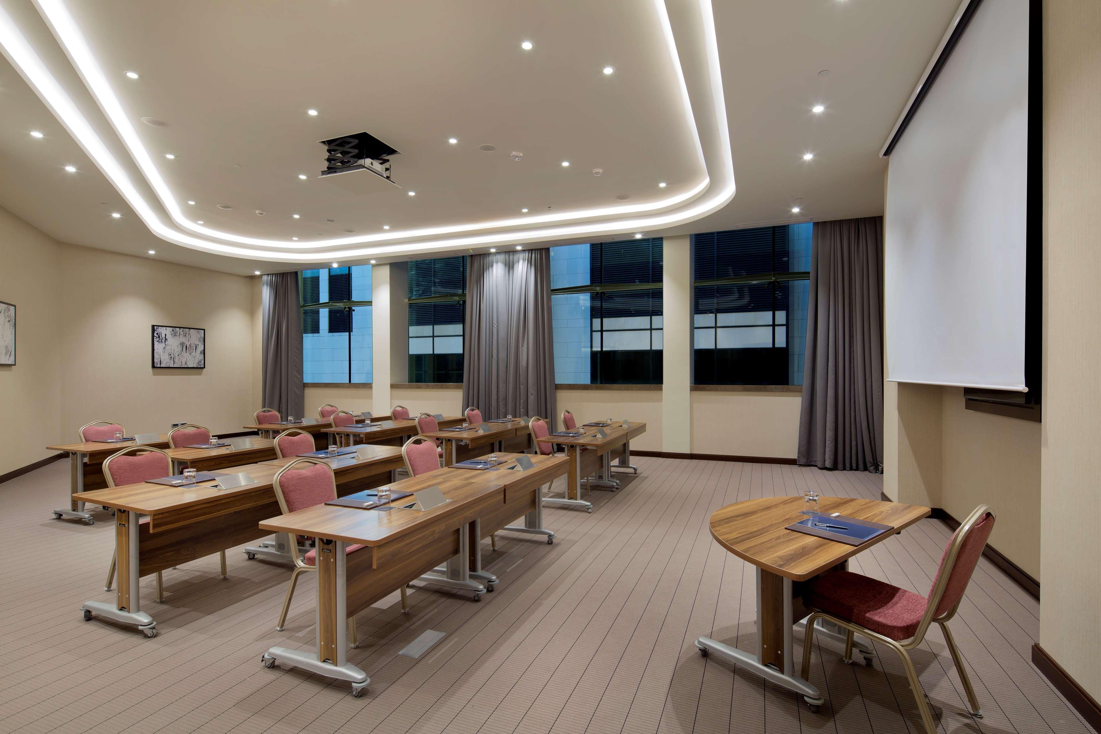 Hilton Batumi Hotel Bagian luar foto Meeting room