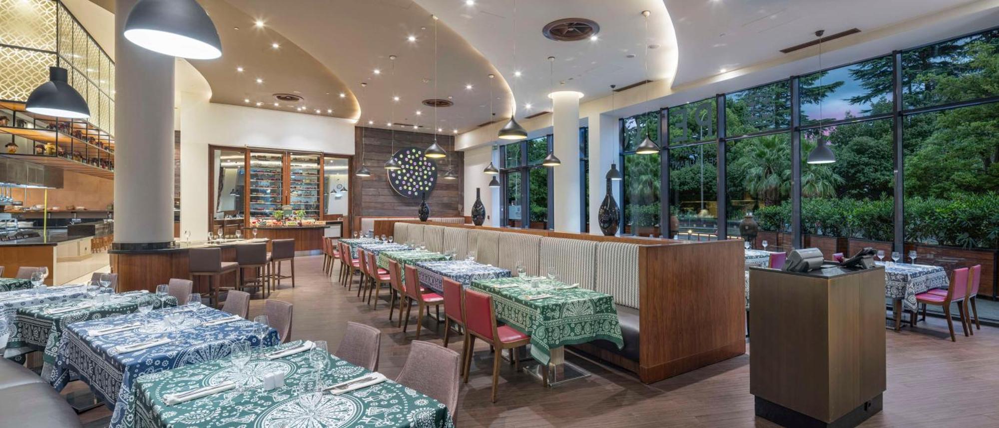 Hilton Batumi Hotel Bagian luar foto The restaurant