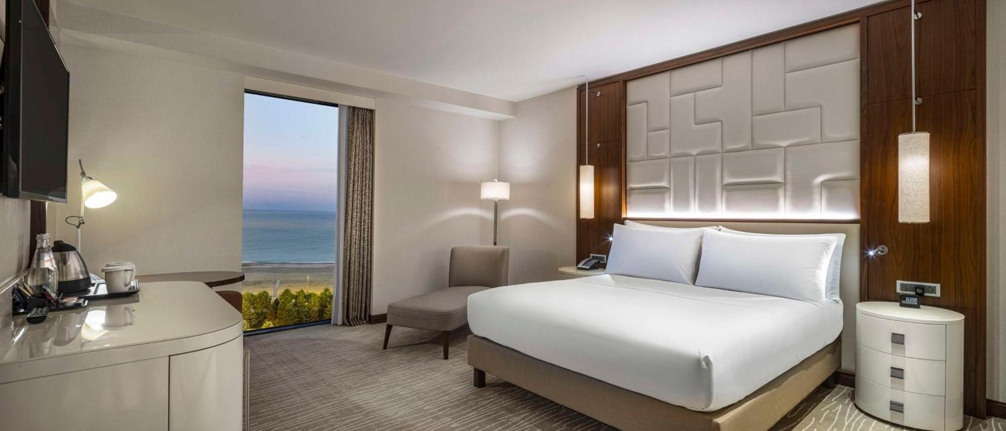 Hilton Batumi Hotel Bagian luar foto A guest room at Hilton Garden Inn