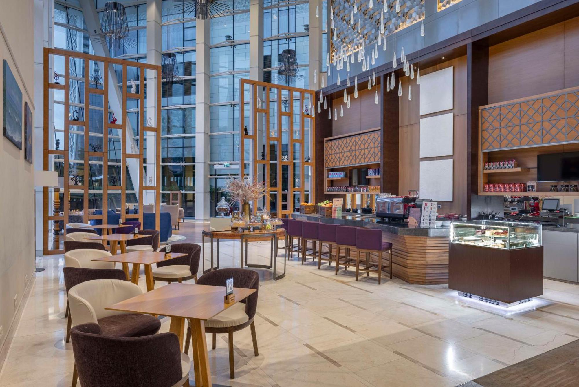 Hilton Batumi Hotel Bagian luar foto The Lounge at the airport